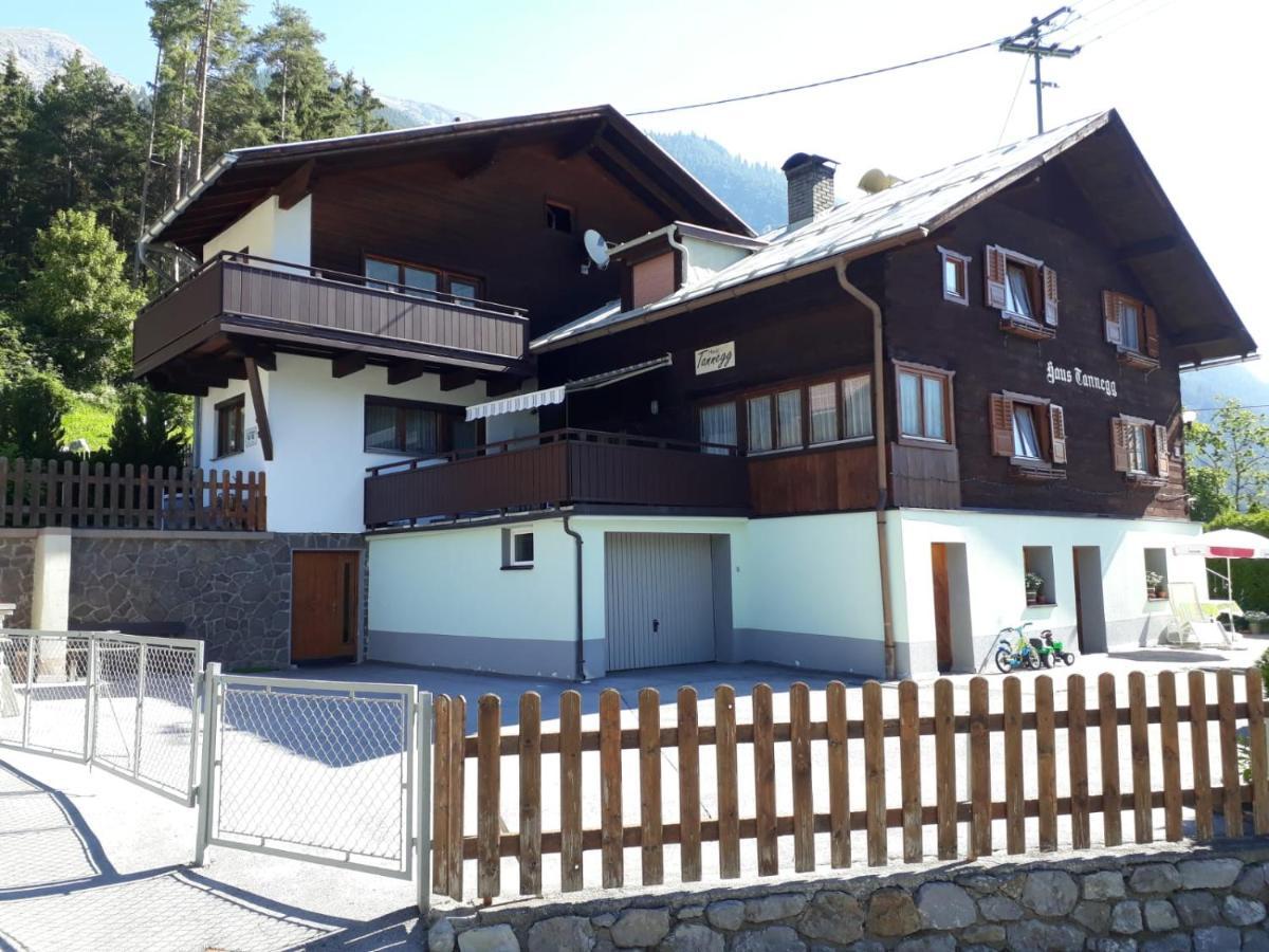 Bed and Breakfast Haus Tannegg Петтной-ам-Арльберг Екстер'єр фото